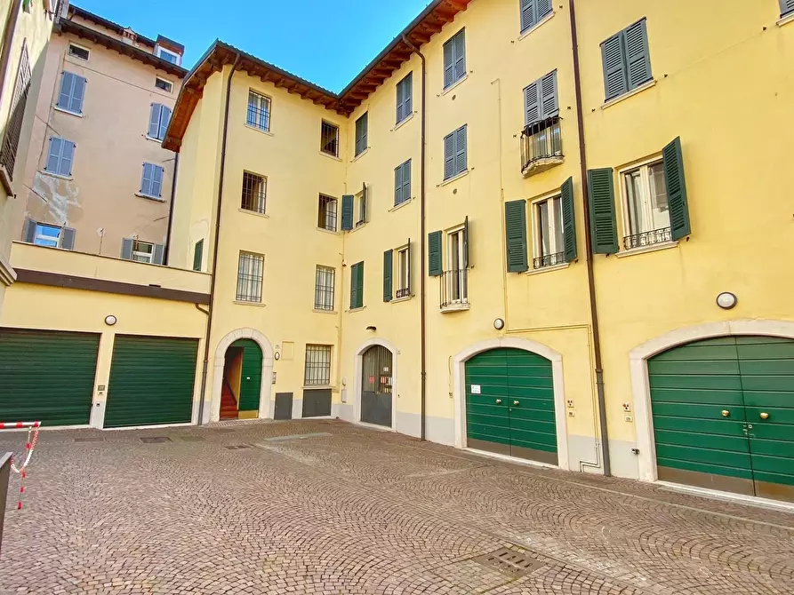 Immagine 12 di Trilocale in affitto  in Via Trieste a Brescia