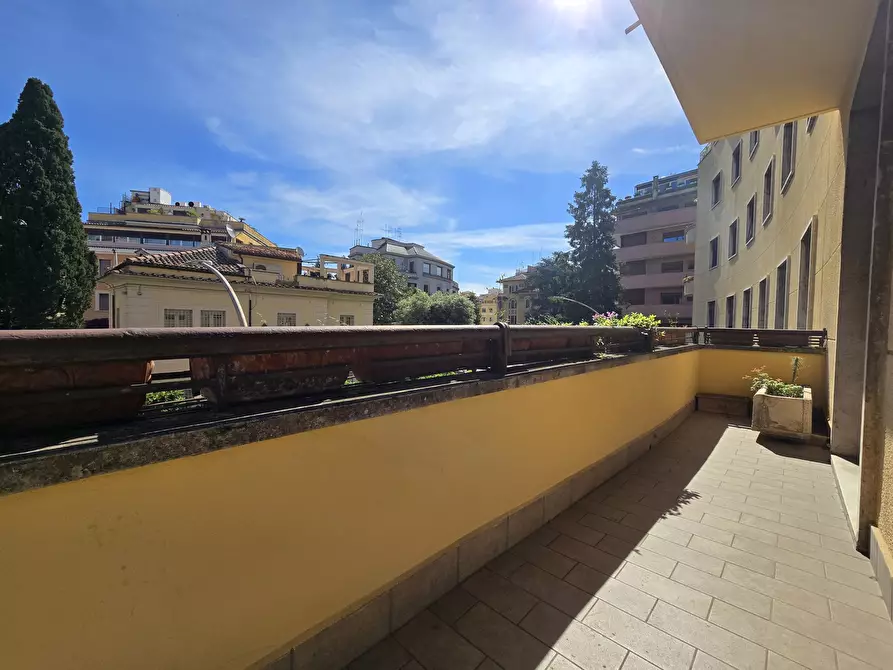 Immagine 32 di Pentalocale in affitto  in Via Francesco Denza 3 a Roma