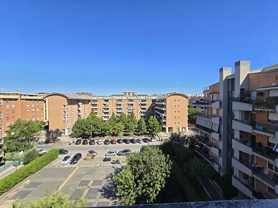 Immagine 40 di Trilocale in affitto  in Viale Avignone 93 a Roma