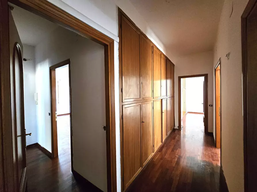 Immagine 8 di Quadrilocale in vendita  in Via Mario Canavari 11 a Roma