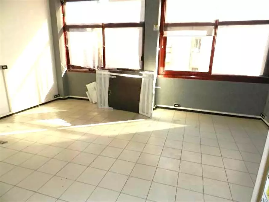 Immagine 20 di Palazzo in vendita  in Via degli Abeti 29 a Roma