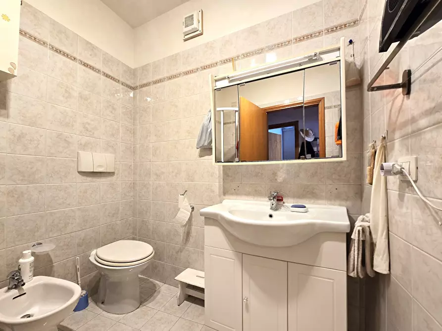 Immagine 25 di Trilocale in vendita  in VIA ROSARIO LIVATINO 3 a Nettuno