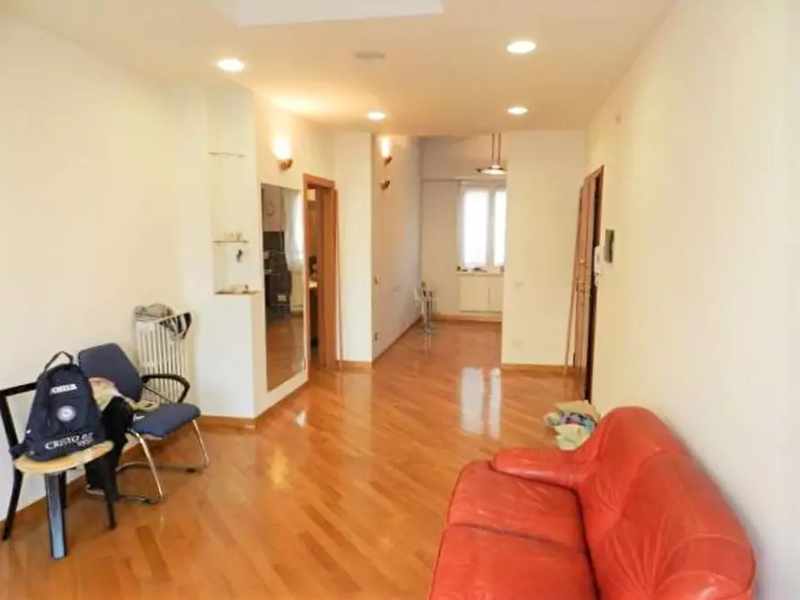 Immagine 4 di Trilocale in affitto  in via Tripolitania a Roma