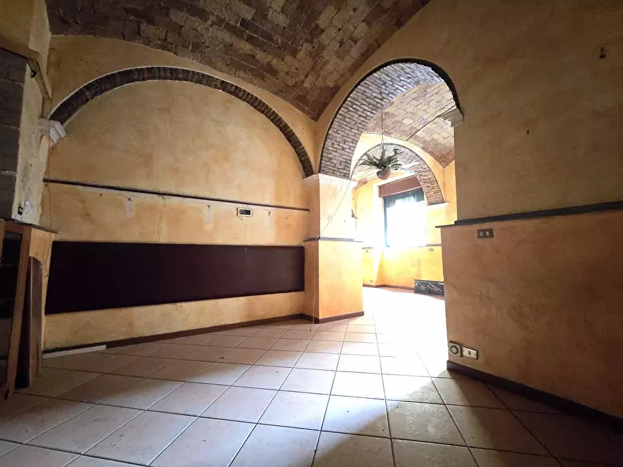 Immagine 11 di Locale commerciale in affitto  in Via dei Volsci 105 a Roma