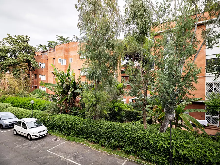 Immagine 38 di Quadrilocale in vendita  in Via Sarteano 32 a Roma