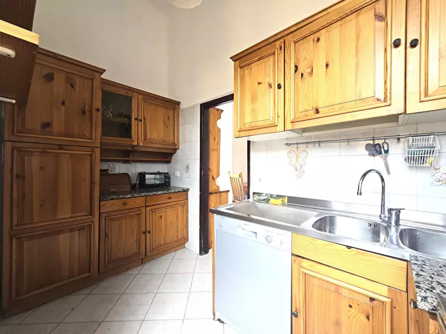 Immagine 18 di Trilocale in affitto  in Piazza di Santa Croce in Gerusalemme 1 a Roma