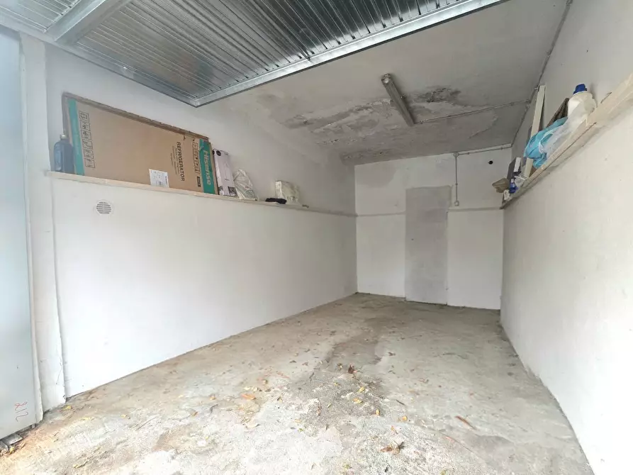 Immagine 6 di Garage in vendita  in Via delle Egadi 16 a Roma