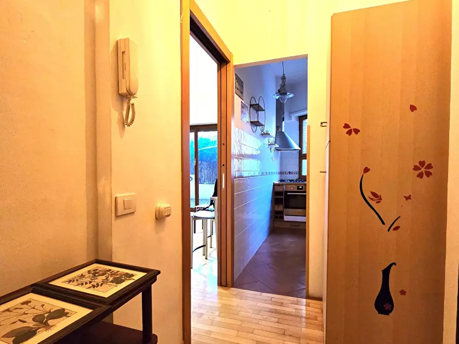 Immagine 15 di Bilocale in affitto  in Via Francesco Cocco Ortu 120 a Roma