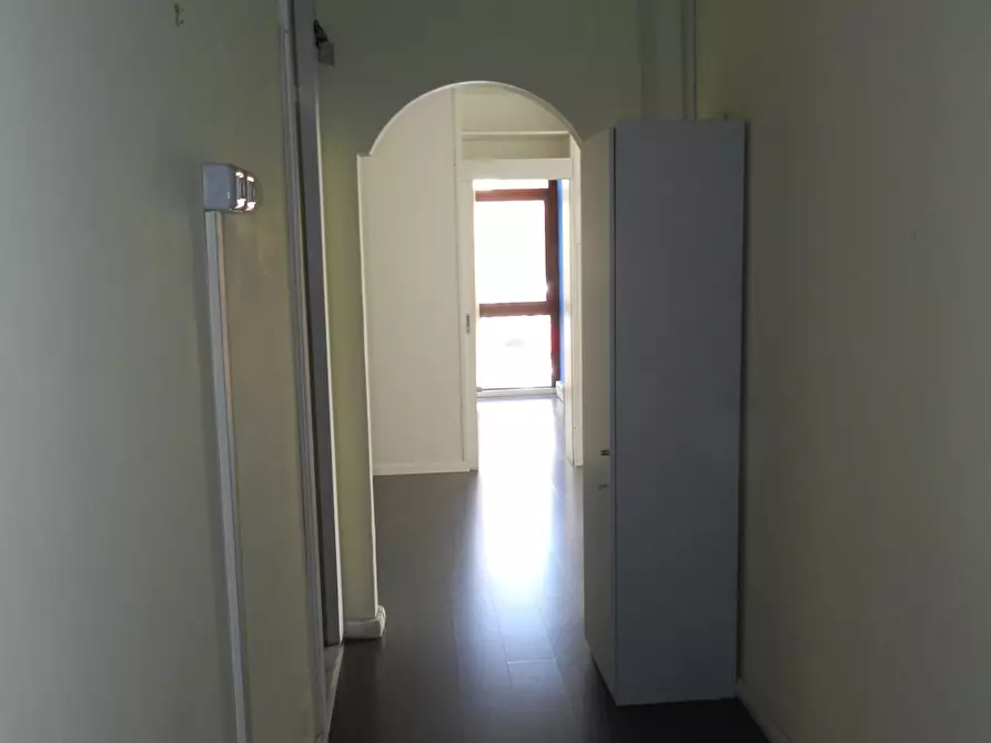 Immagine 4 di Ufficio in affitto  in via degli abeti 29 a Roma