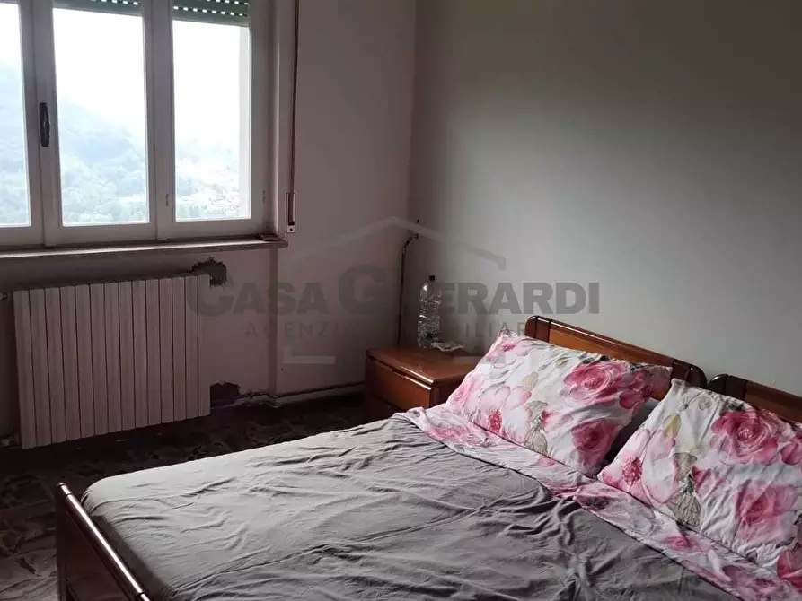 Immagine 10 di Quadrilocale in vendita  in Via Marche 2 a Corna Imagna