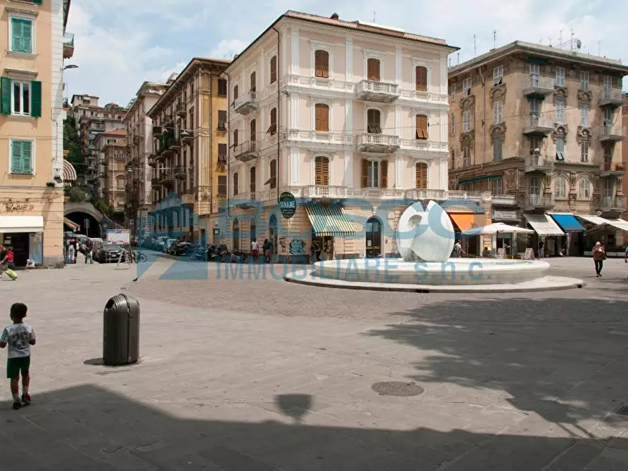 Immagine 1 di Pentalocale in vendita  in Piazza Giuseppe Garibaldi a La Spezia