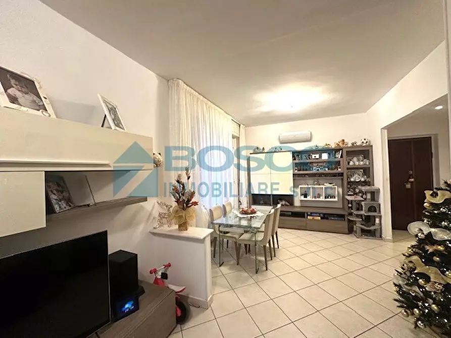 Immagine 1 di Pentalocale in vendita  in Largo Marcantone a La Spezia