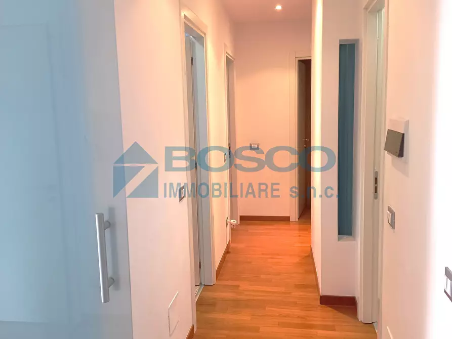 Immagine 6 di Pentalocale in vendita  in via Doninzetti a La Spezia