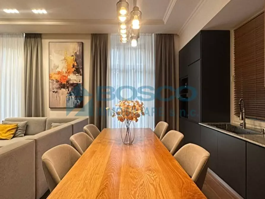 Immagine 4 di Pentalocale in vendita  in Piazza Garibaldi a La Spezia