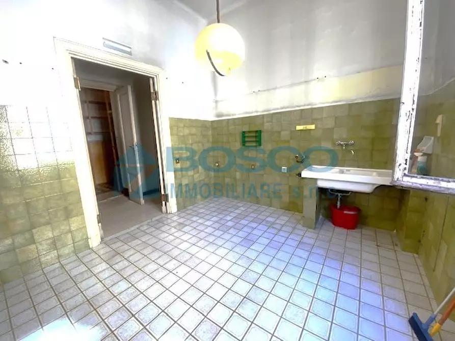 Immagine 8 di Pentalocale in vendita  in Viale Italia 25 a La Spezia