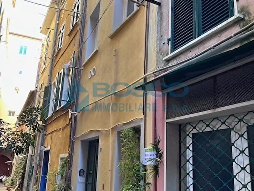 Immagine 24 di Trilocale in vendita  in Via Giuseppe Mazzini 4 a Lerici