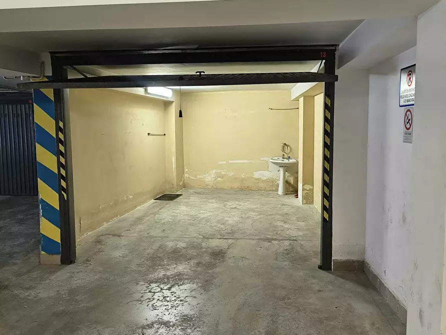 Immagine 3 di Garage in affitto  a Pescara