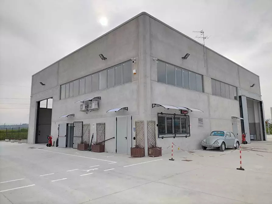 Immagine 1 di Attività artigianale in vendita  in città sant'angelo a Chieti