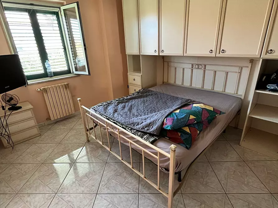 Immagine 22 di Casa trifamiliare in vendita  a Pescara