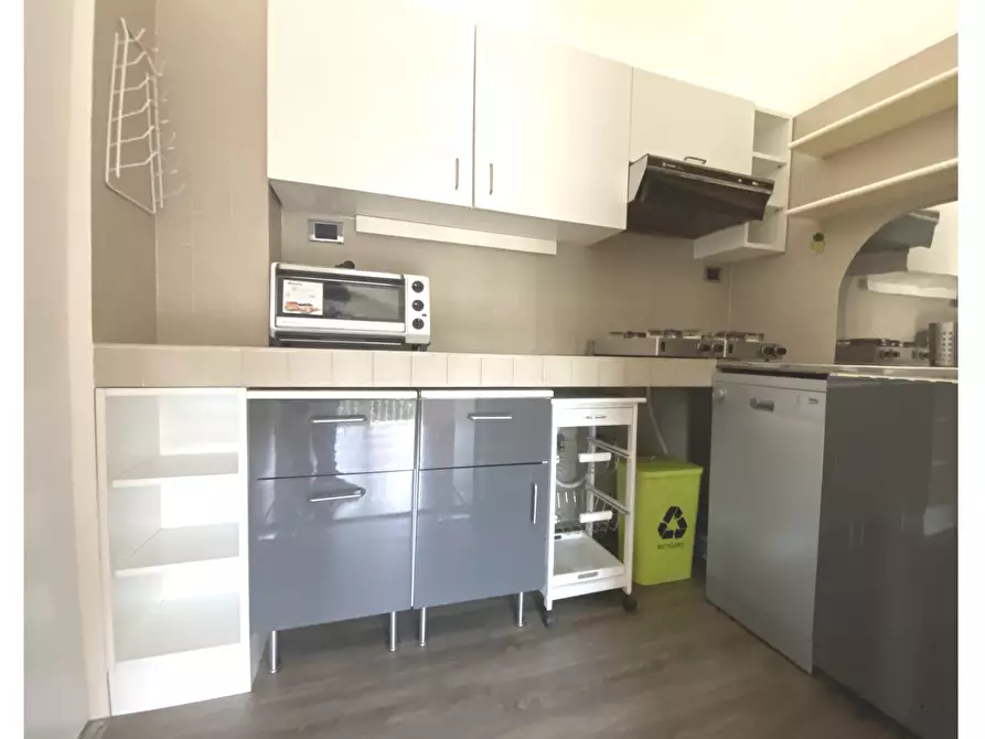 Immagine 11 di Bilocale in vendita  a Rapallo