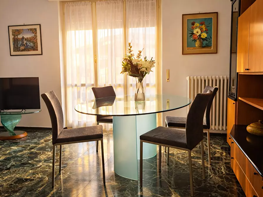 Immagine 4 di Trilocale in affitto  a Rapallo