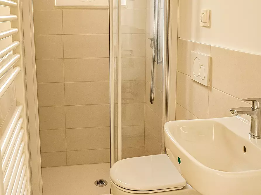 Immagine 10 di Quadrilocale in affitto  a Rapallo