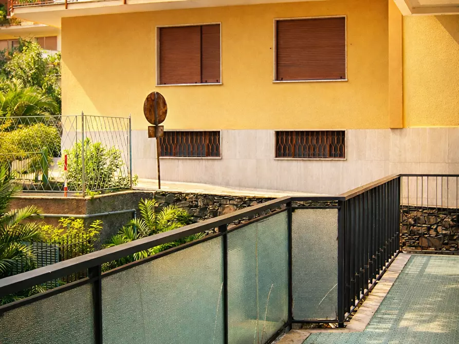 Immagine 6 di Trilocale in vendita  a Rapallo