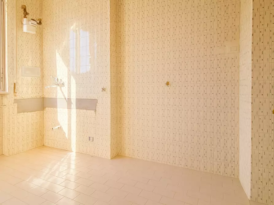 Immagine 10 di Trilocale in vendita  a Rapallo