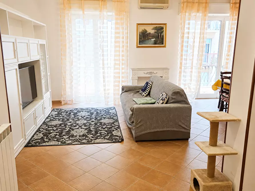 Immagine 39 di Trilocale in vendita  a Rapallo