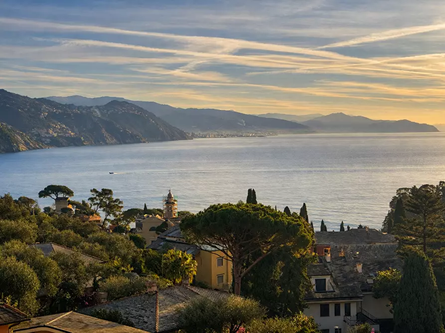 Immagine 2 di Trilocale in vendita  a Rapallo