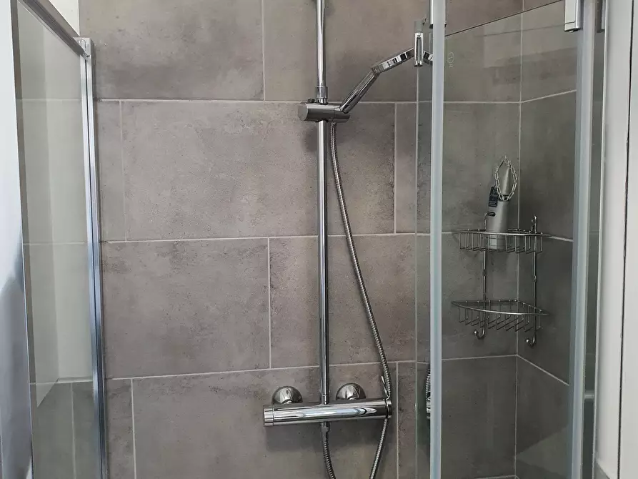 Immagine 17 di Trilocale in vendita  a Rapallo