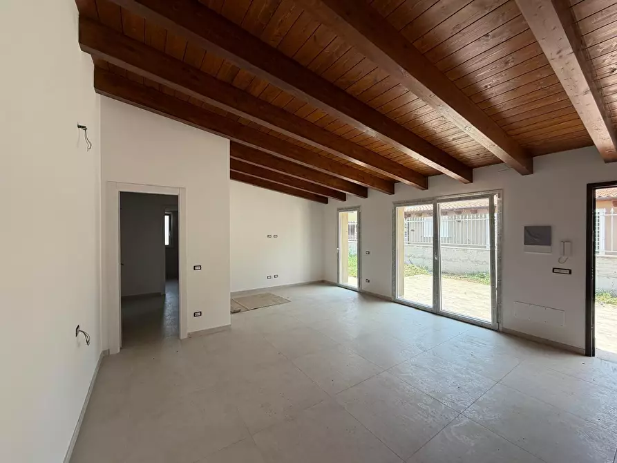 Immagine 8 di Casa bifamiliare in vendita  a Fiano Romano