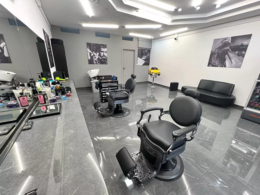 Immagine 4 di Attività commerciale in vendita  in Via Provinciale Capena 31 a Capena