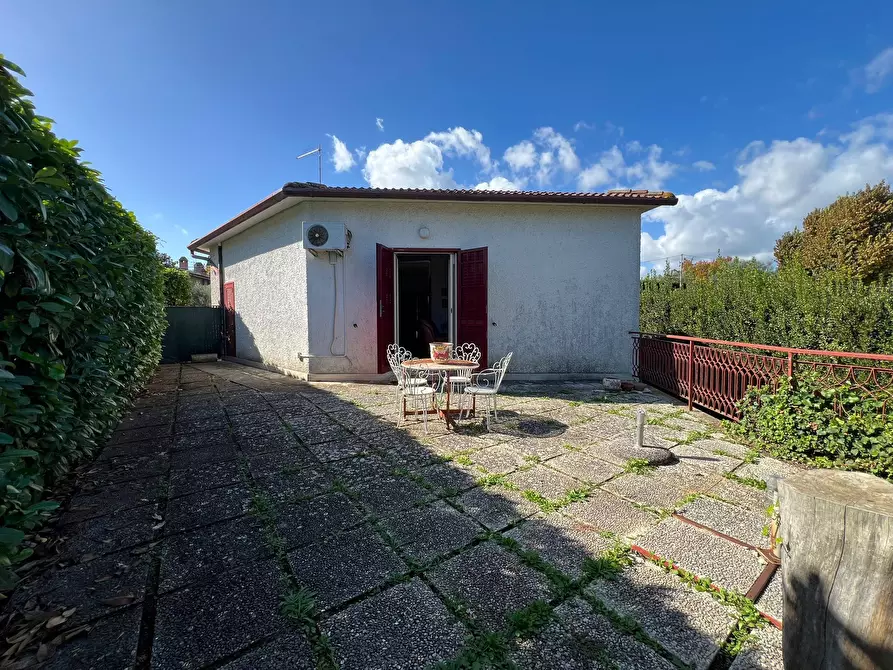 Immagine 10 di Villa in vendita  a Fiano Romano