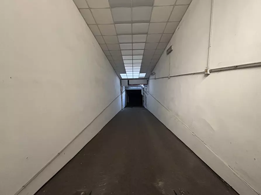 Immagine 13 di Capannone industriale in vendita  in Via Parella 3 a Torino