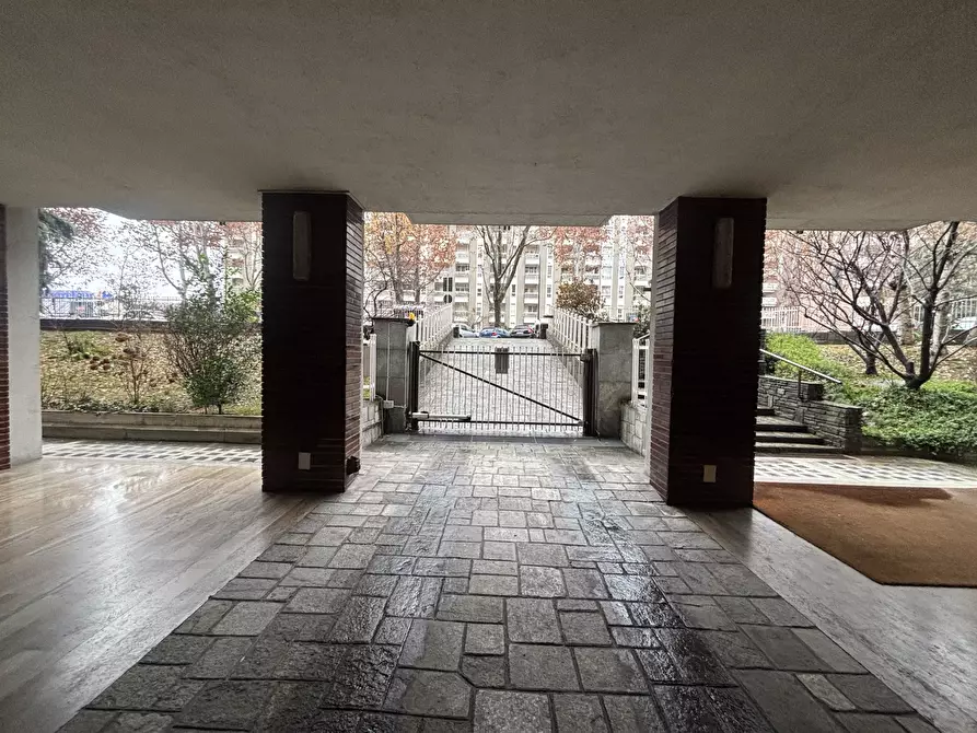 Immagine 4 di Garage in affitto  in CORSO MONTECUCCO 85 a Torino