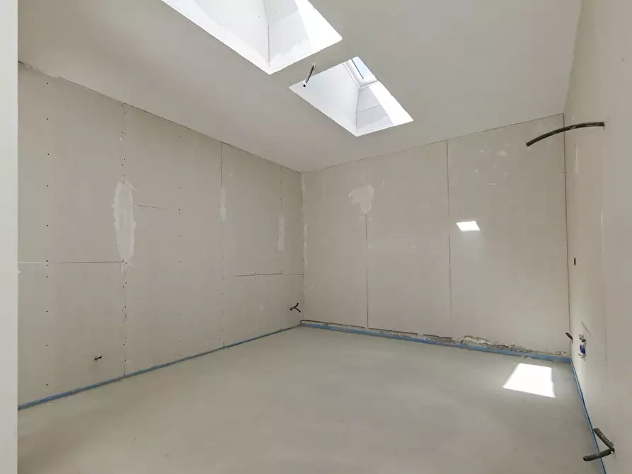 Immagine 11 di Loft/Open space in vendita  in Via Ugo Foscolo 6 a Torino