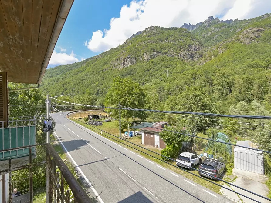 Immagine 35 di Quadrilocale in vendita  in via torino 4 a Lemie