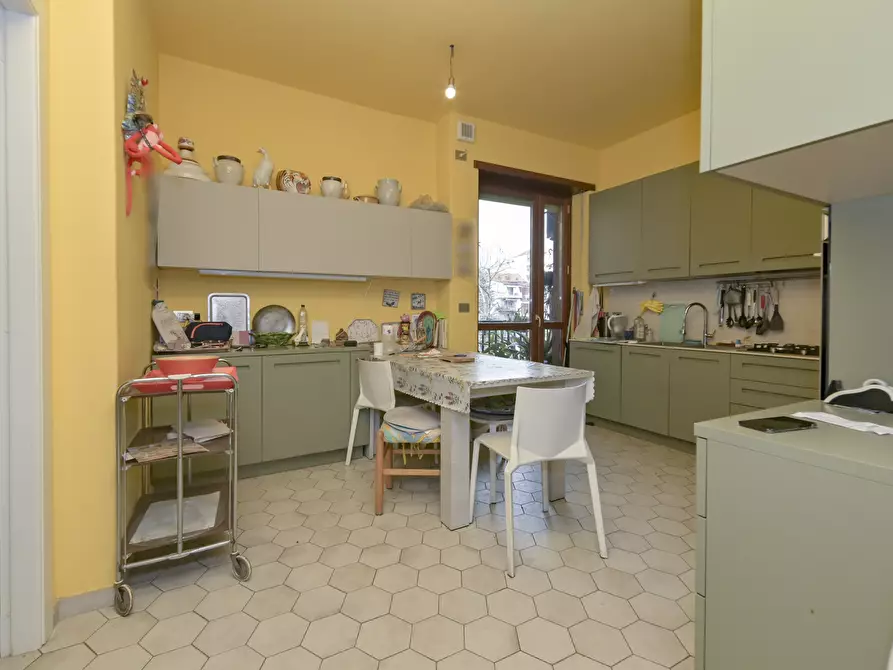 Immagine 4 di Pentalocale in vendita  in Via Trana a Torino