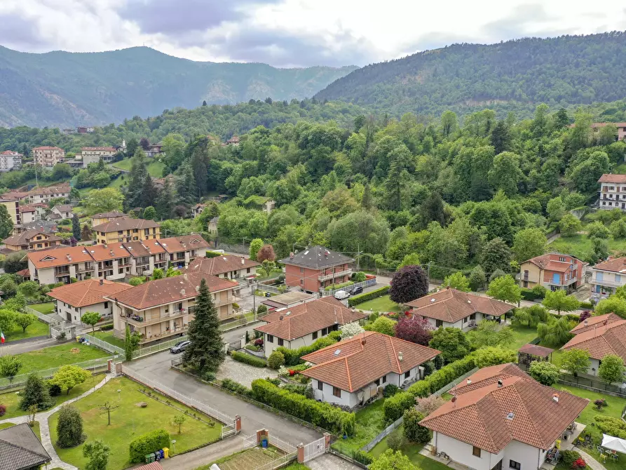 Immagine 4 di Villa in vendita  in Via Loreto 86 a Lanzo Torinese
