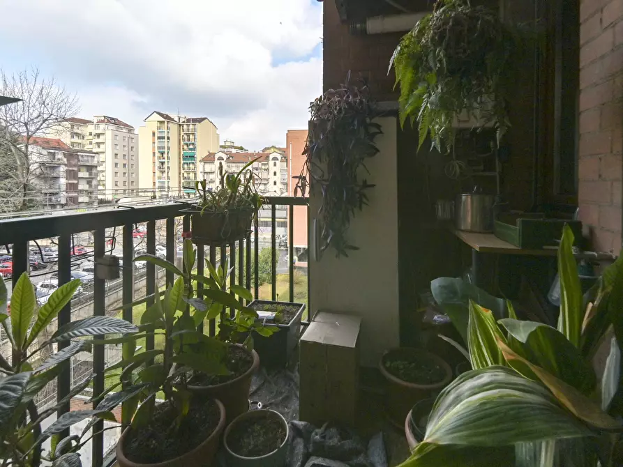 Immagine 42 di Pentalocale in vendita  in Via Trana a Torino