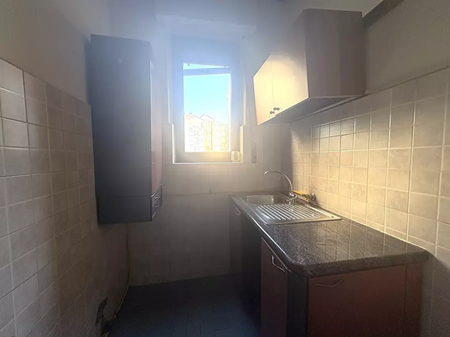 Immagine 16 di Trilocale in vendita  in Via Barletta 158 a Torino