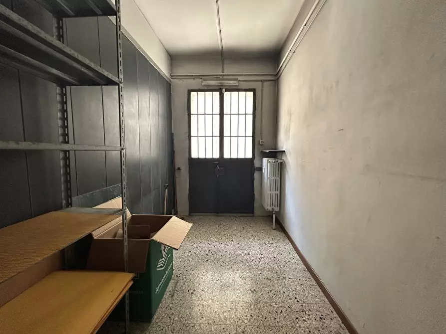 Immagine 6 di Locale commerciale in affitto  in Via Pietrino Belli 65 a Torino