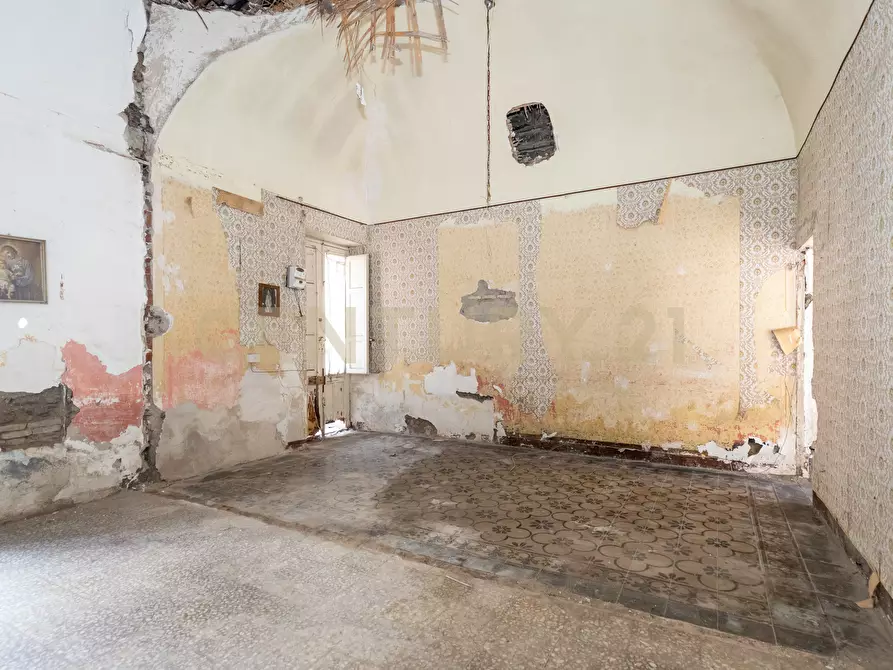Immagine 24 di Casa indipendente in vendita  in Via Duca di Massa 17/19 a Aci Castello