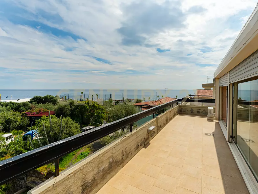 Immagine 92 di Villa in vendita  in Via G. Pezzana 11 a Aci Castello