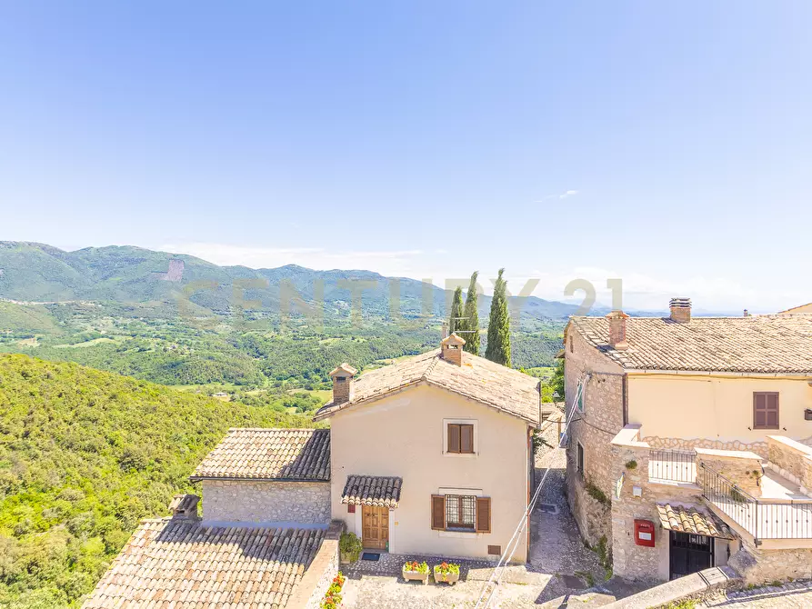 Immagine 13 di Villa in vendita  in Piazza del Municipio 1 a Vacone