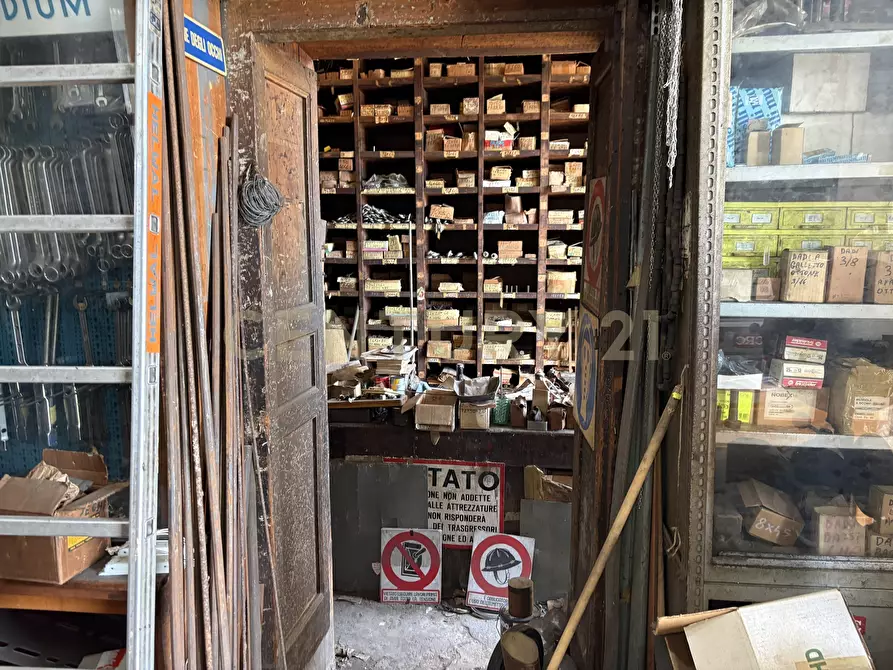 Immagine 20 di Locale commerciale in vendita  in Via 6 Aprile 61 a Catania