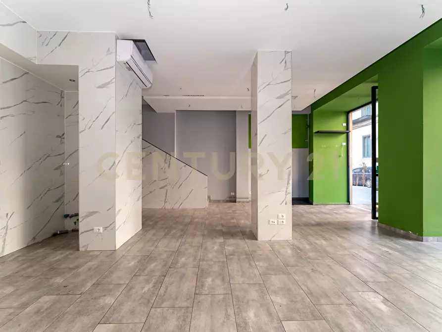 Immagine 14 di Locale commerciale in vendita  in Via Mario Sangiorgi 56 a Catania