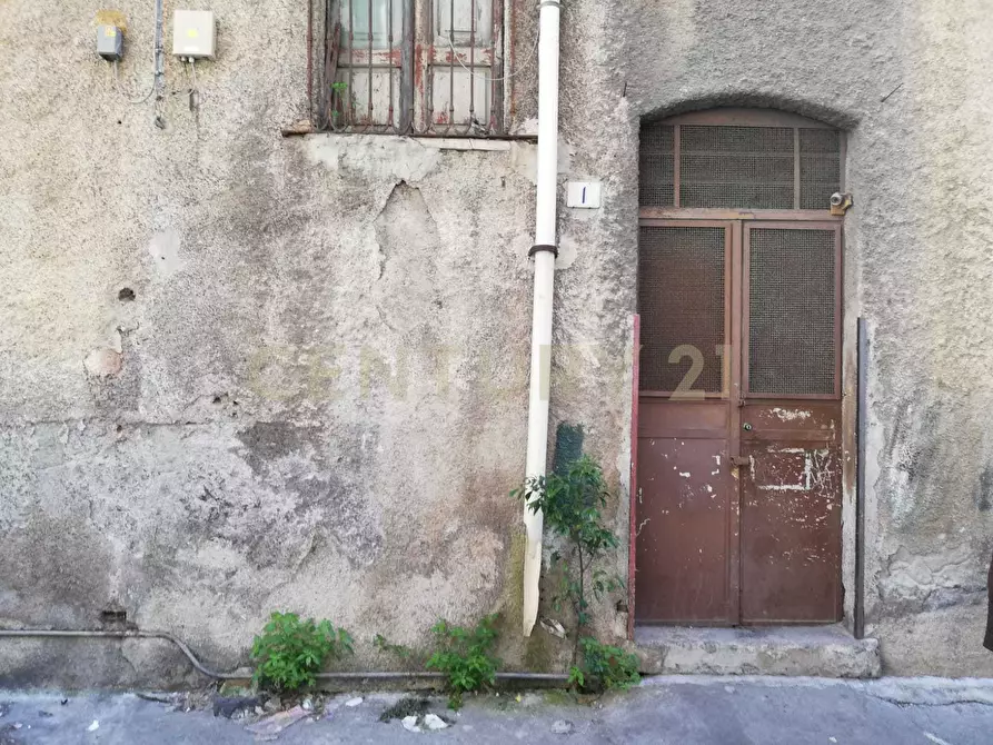 Immagine 26 di Trilocale in vendita  in Via F. Bianco 1 a Catania