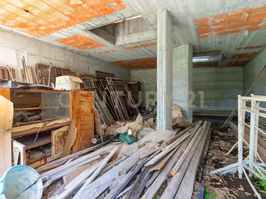 Immagine 93 di Villa in vendita  in SS284 a Adrano